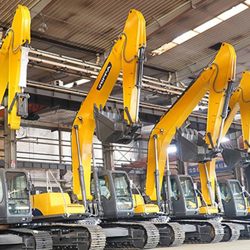 Гусеничный экскаватор